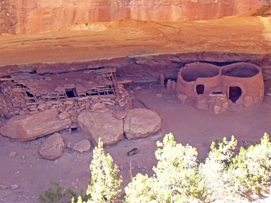 Square Kiva and Horse Collar Ruins